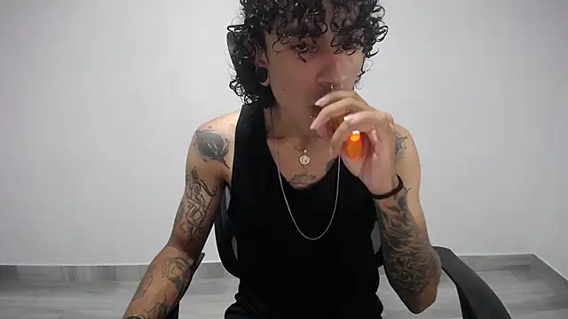 Snapshot of present_the_magic chatting on March 2025 06:57:02 AM present the magic online show from March 2025 06:57:02 AM