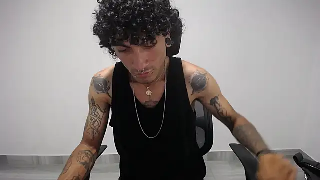 Snapshot of present_the_magic chatting on March 2025 08:39:01 AM present the magic online show from March 2025 08:39:01 AM