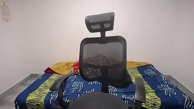 Snapshot of present_the_magic chatting on September 2025 07:03:02 PM present the magic online show from September 2025 07:03:02 PM