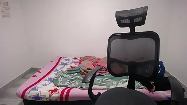 Snapshot of present_the_magic chatting on September 2025 09:38:02 PM present the magic online show from September 2025 09:38:02 PM