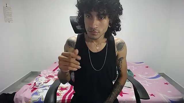 Snapshot of present_the_magic chatting on September 2025 06:51:02 AM present the magic online show from September 2025 06:51:02 AM