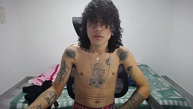 Snapshot of present_the_magic chatting on October 2025 12:53:02 AM present the magic online show from October 2025 12:53:02 AM