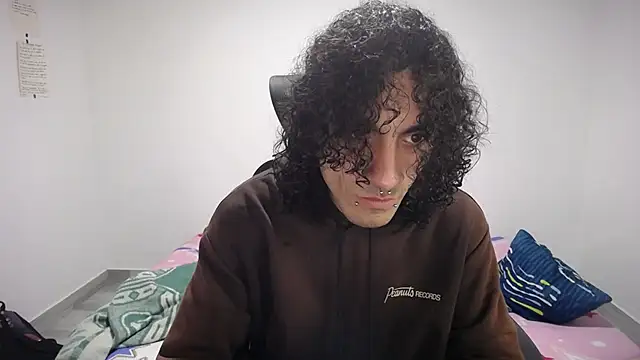 Snapshot of present_the_magic chatting on October 2025 03:06:02 AM present the magic online show from October 2025 03:06:02 AM