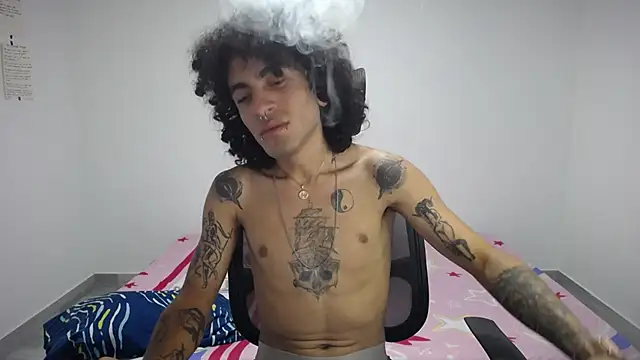 Snapshot of present_the_magic chatting on October 2025 07:42:02 AM present the magic online show from October 2025 07:42:02 AM