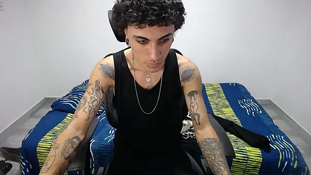 Snapshot of present_the_magic chatting on October 2025 09:59:02 PM present the magic online show from October 2025 09:59:02 PM