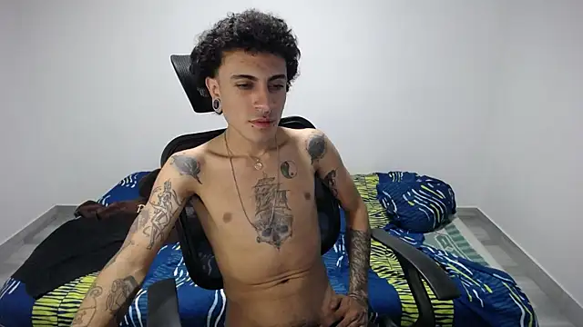 Snapshot of present_the_magic chatting on October 2025 07:38:02 AM present the magic online show from October 2025 07:38:02 AM