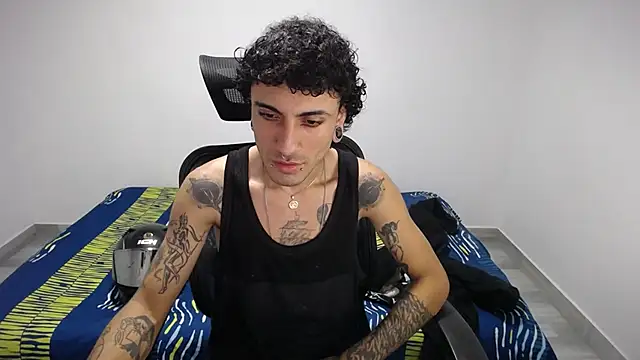 Snapshot of present_the_magic chatting on October 2025 07:56:01 AM present the magic online show from October 2025 07:56:01 AM