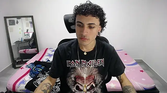 Snapshot of present_the_magic chatting on October 2025 09:10:01 AM present the magic online show from October 2025 09:10:01 AM