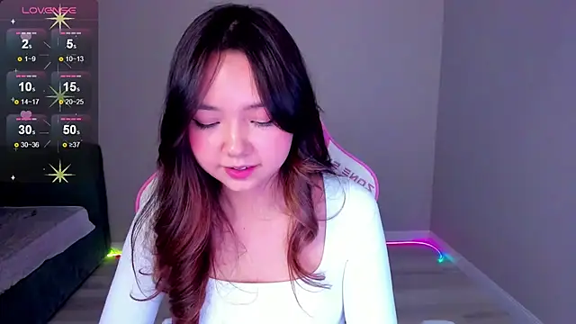 Snapshot of Fluffy_Rose chatting on November 2025 01:33:01 PM Fluffy Rose online show from November 2025 01:33:01 PM