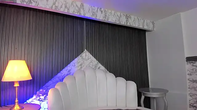 Snapshot of MeganDraco_ chatting on December 2024 12:23:02 PM MeganDraco online show from December 2024 12:23:02 PM