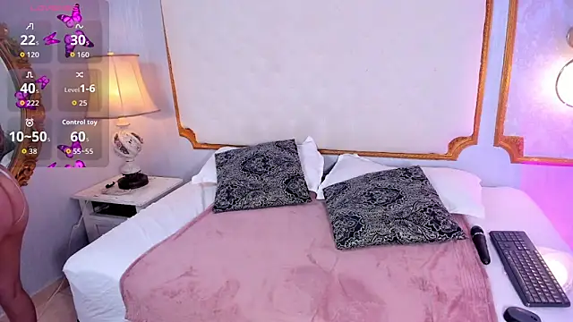 Paiige peach online show from October 2025 07:45:01 PM