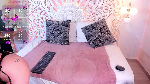 Paiige peach online show from March 2026 06:03:01 PM