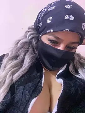 Snapshot of mari_layali chatting on December 2024 02:19:02 AM mari layali online show from December 2024 02:19:02 AM