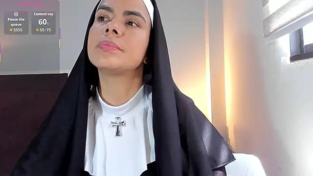 Snapshot of ClaraMariaMon chatting on November 2025 03:33:02 PM ClaraMariaMon online show from November 2025 03:33:02 PM