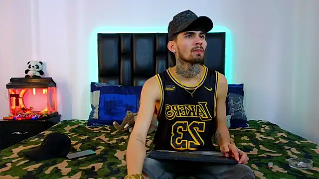 Snapshot of Brutal_Sex_Fucking chatting on March 2026 08:05:01 PM Brutal Sex Fucking online show from March 2026 08:05:01 PM