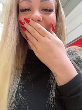 Snapshot of Highschoolpussy chatting on November 2025 09:37:01 AM Highschoolpussy online show from November 2025 09:37:01 AM