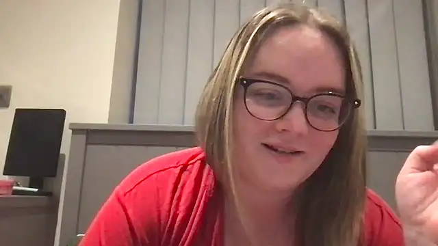 honeyyy24 online show from June 2026 08:52:02 PM