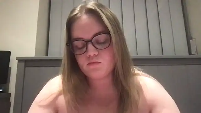 honeyyy24 online show from June 2026 09:26:01 PM