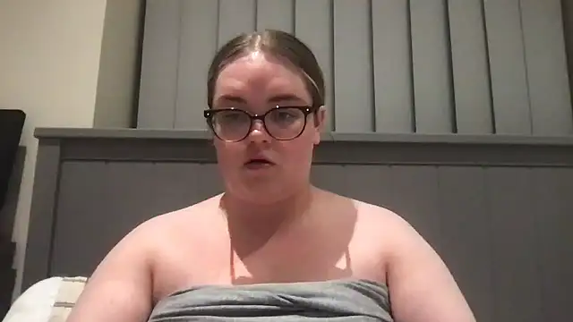 honeyyy24 online show from July 2026 10:36:02 PM