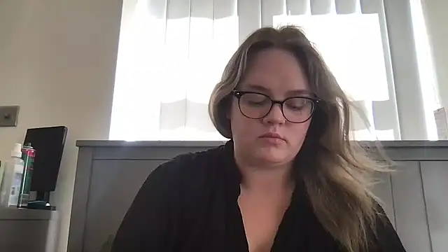 honeyyy24 online show from July 2026 02:03:02 PM