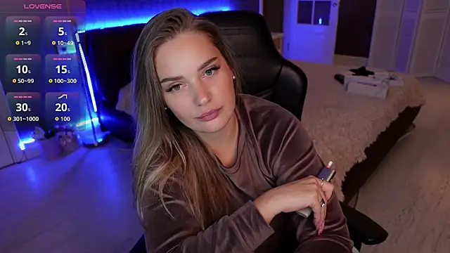 Snapshot of KittiLiza chatting on October 2025 09:45:01 PM KittiLiza online show from October 2025 09:45:01 PM