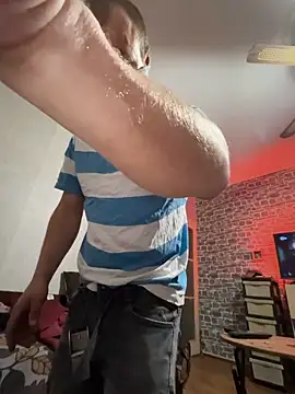Nikolaiyy online show from April 2026 09:53:02 PM