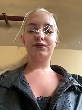 Snapshot of Milkyy_wway chatting on September 2025 07:33:02 AM Milkyy wway online show from September 2025 07:33:02 AM