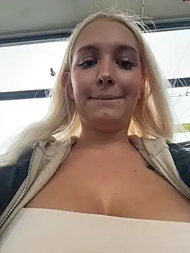 Snapshot of Milkyy_wway chatting on October 2025 12:25:02 PM Milkyy wway online show from October 2025 12:25:02 PM