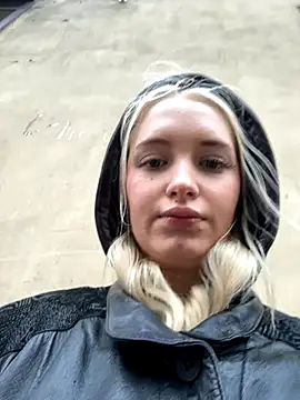 Snapshot of Milkyy_wway chatting on October 2025 06:12:01 AM Milkyy wway online show from October 2025 06:12:01 AM