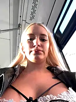 Snapshot of Milkyy_wway chatting on October 2025 06:25:02 AM Milkyy wway online show from October 2025 06:25:02 AM