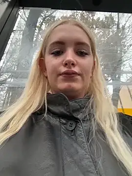 Snapshot of Milkyy_wway chatting on October 2025 06:10:01 AM Milkyy wway online show from October 2025 06:10:01 AM