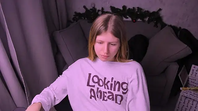 kirraa  online show from December 2024 11:02:02 PM