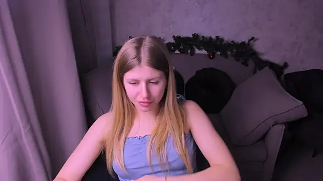 kirraa  online show from December 2024 10:14:02 PM