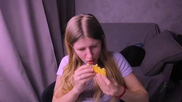 kirraa  online show from January 2025 10:49:02 PM