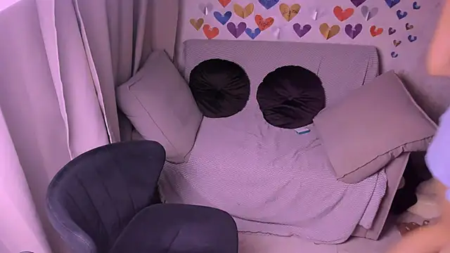 kirraa  online show from February 2025 07:08:02 PM