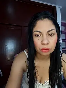 Snapshot of saralunabella chatting on January 2025 04:44:01 PM saralunabella online show from January 2025 04:44:01 PM