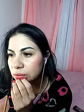 Snapshot of saralunabella chatting on March 2025 10:55:02 PM saralunabella online show from March 2025 10:55:02 PM