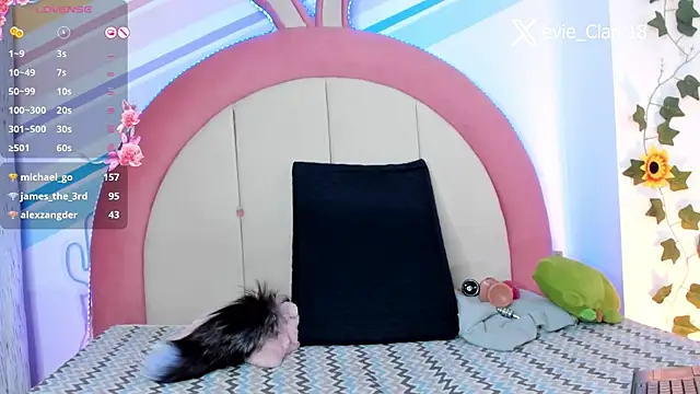 Evie Clark online show from February 2025 10:23:02 PM