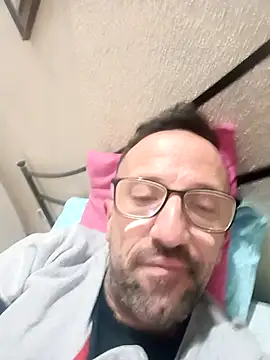 Snapshot of Porco81cazzo chatting on November 2025 06:35:01 PM Porco81cazzo online show from November 2025 06:35:01 PM