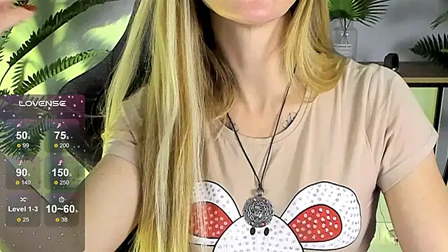 Snapshot of LadyIzabel chatting on December 2024 11:55:01 AM LadyIzabel online show from December 2024 11:55:01 AM