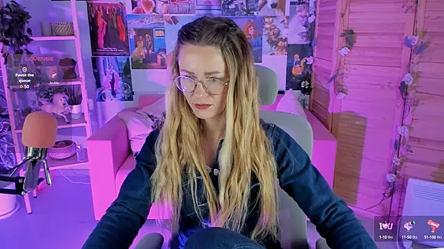 Snapshot of LadyIzabel chatting on January 2025 08:52:01 AM LadyIzabel online show from January 2025 08:52:01 AM