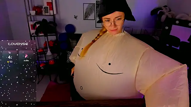 Snapshot of LadyIzabel chatting on January 2025 05:40:02 AM LadyIzabel online show from January 2025 05:40:02 AM