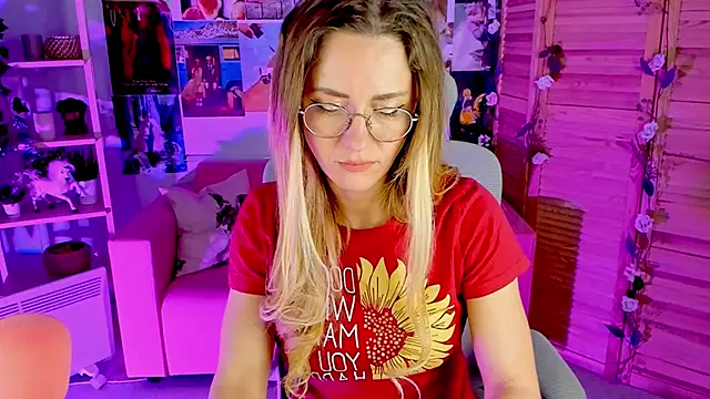 Snapshot of LadyIzabel chatting on January 2025 11:38:02 AM LadyIzabel online show from January 2025 11:38:02 AM