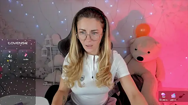 Snapshot of LadyIzabel chatting on February 2025 05:41:01 AM LadyIzabel online show from February 2025 05:41:01 AM