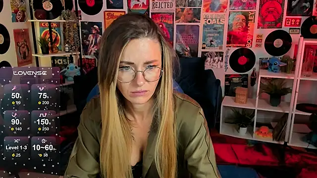 Snapshot of LadyIzabel chatting on February 2025 10:45:01 AM LadyIzabel online show from February 2025 10:45:01 AM