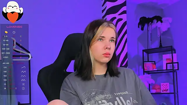 AliceSunday online show from October 2025 02:00:01 AM