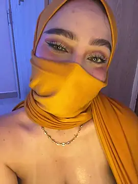 Snapshot of amaal_ chatting on November 2025 08:30:01 PM amaal online show from November 2025 08:30:01 PM