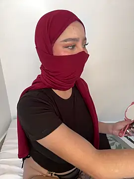 Snapshot of amaal_ chatting on December 2025 07:41:02 PM amaal online show from December 2025 07:41:02 PM