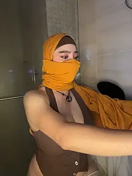 Snapshot of amaal_ chatting on February 2026 09:37:02 PM amaal online show from February 2026 09:37:02 PM