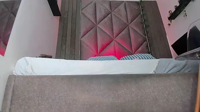 BriaConner  online show from February 2026 06:51:01 AM